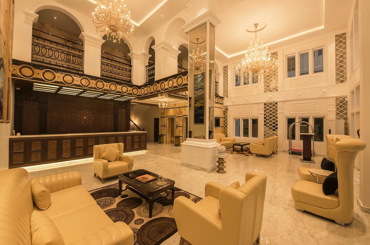 White Lotus Hotel Udupi Exteriör bild