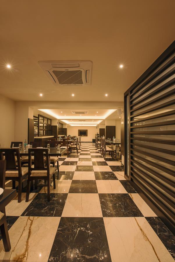 White Lotus Hotel Udupi Exteriör bild
