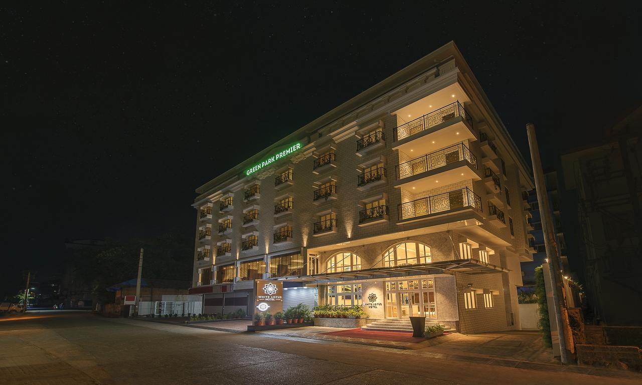 White Lotus Hotel Udupi Exteriör bild