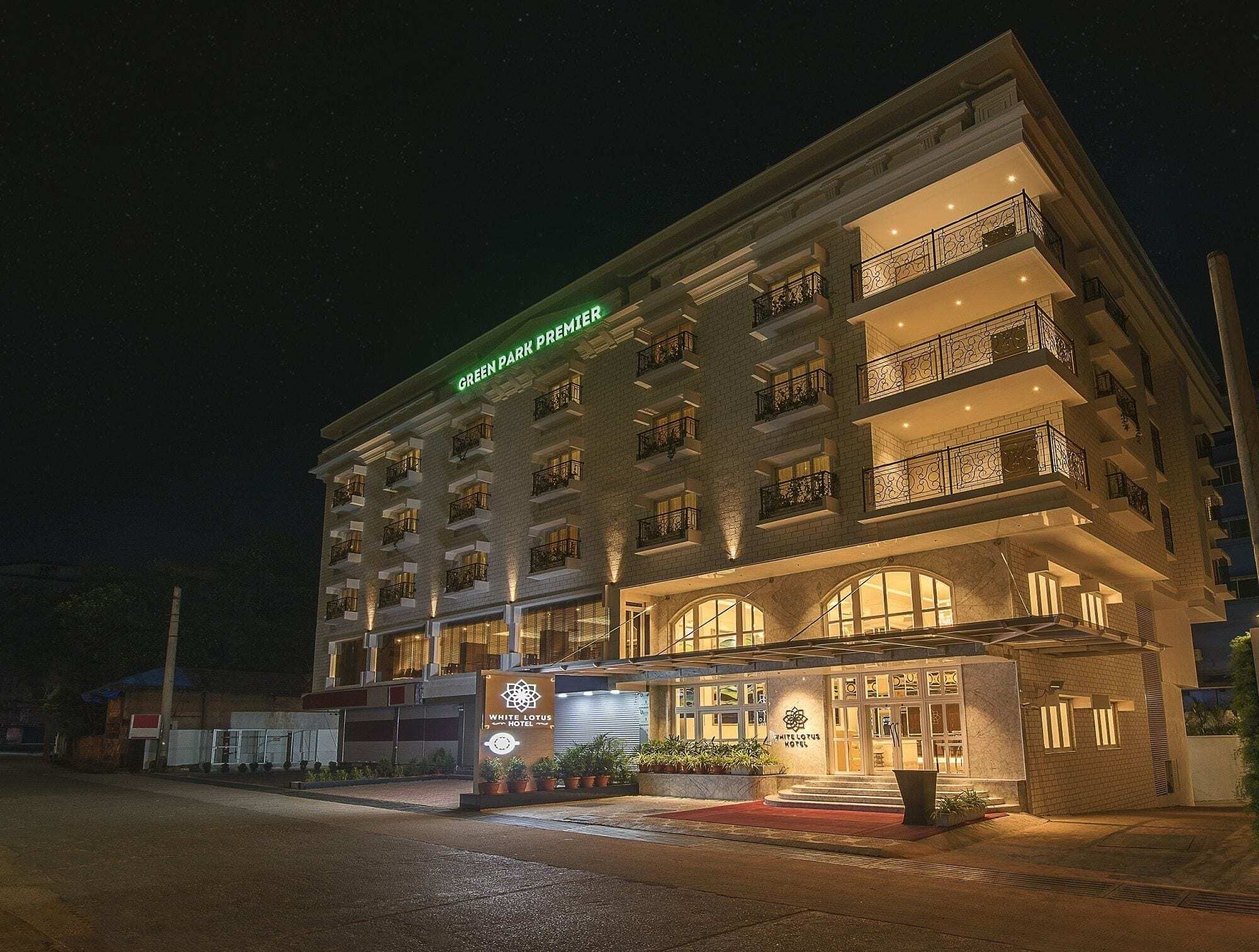 White Lotus Hotel Udupi Exteriör bild